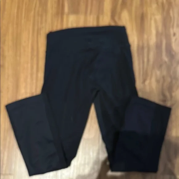 Lululemon crop atheltic pants with zip pocket - Picture 10 of 11